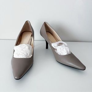 Calvin Klein Size 9 Grey Heels